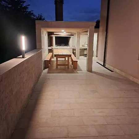 House Castelo * Buje